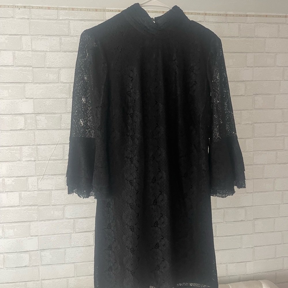 Ali & Jay Women's Swept Away Bell Sleeve Lace Shift Dress